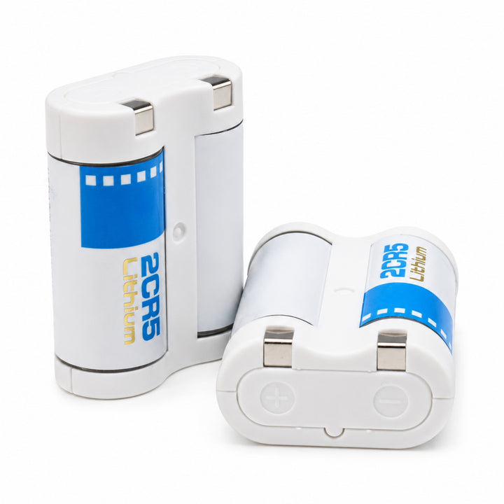 ClubCamera.com 2CR5 6V battery pack displaying polarity symbols and side cell structure