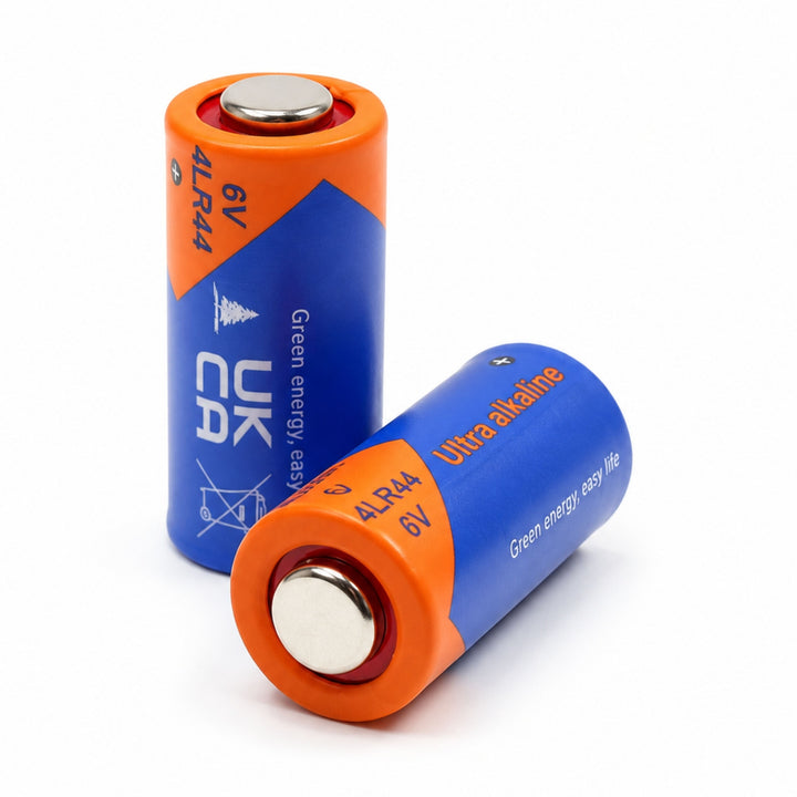 ClubCamera.com 4LR44 6V alkaline battery blue and orange with UKA logo for Canon AE-1