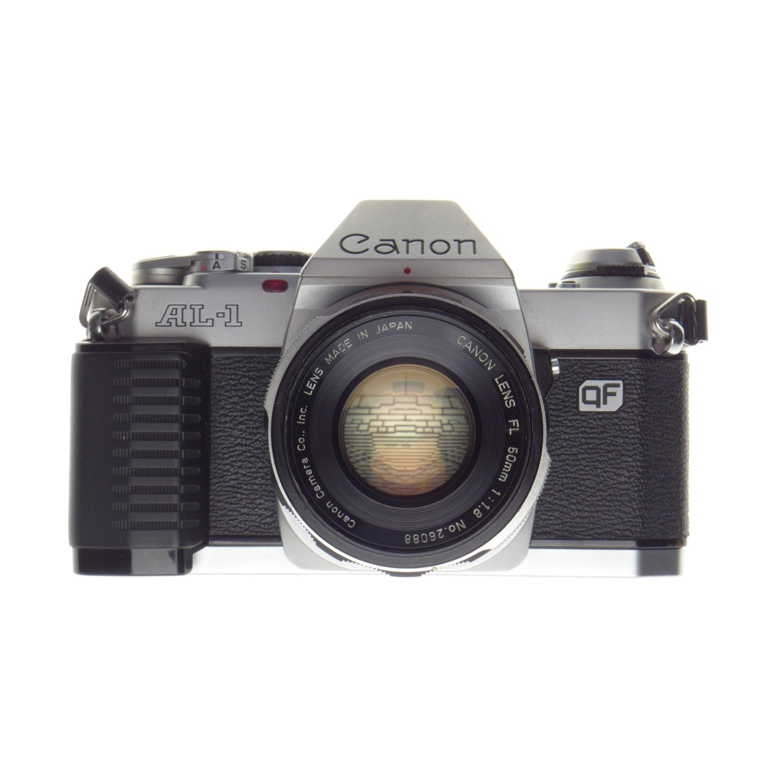 Canon AL-1 front shot with FL 50mm lens and focus assist LED reflection at ClubCamera.com