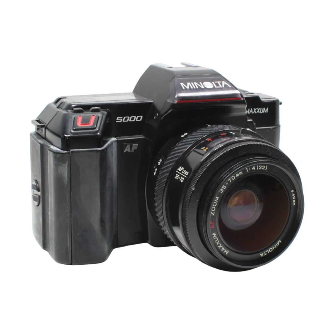 Minolta Maxxum 5000 black SLR film camera kit with AF Zoom lens and red U button at ClubCamera.com