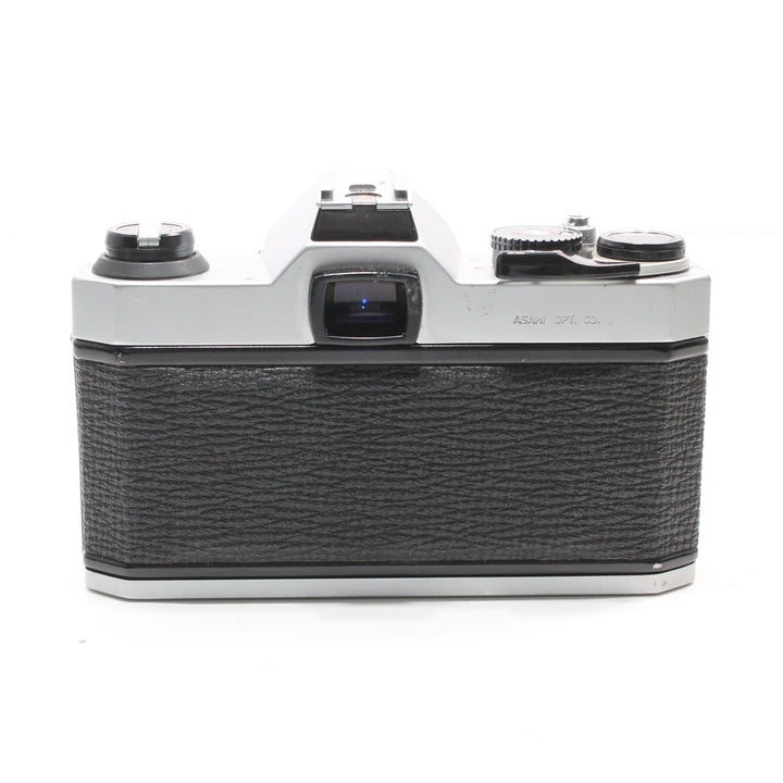 Rear view of Pentax K1000 SE textured grip panel and viewfinder eyepiece at ClubCamera.com