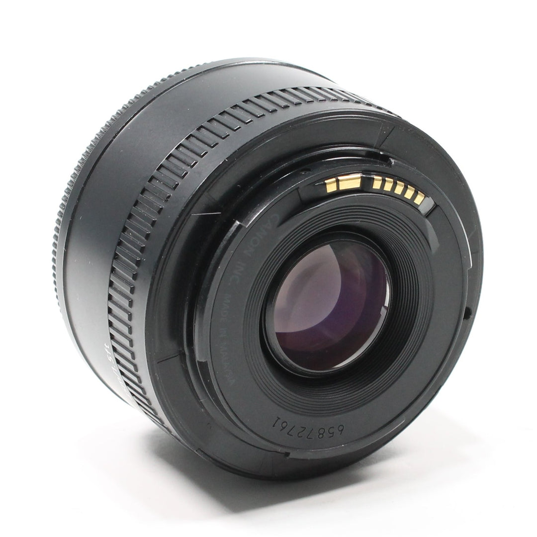Canon EF 50mm f/1.8 II rear mount showing gold contacts and Made in Japan text by ClubCamera.com