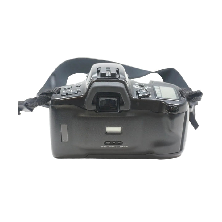 ClubCamera.com rear view of Minolta Maxxum 430si highlighting optical viewfinder and battery compartment