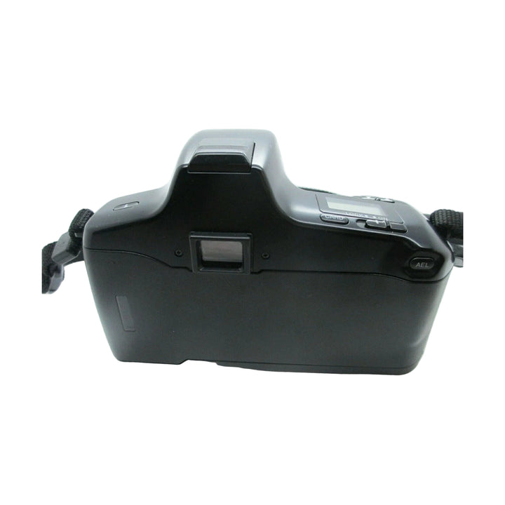 Rear profile of black Minolta Maxxum 5000i SLR with viewfinder and buttons at ClubCamera.com