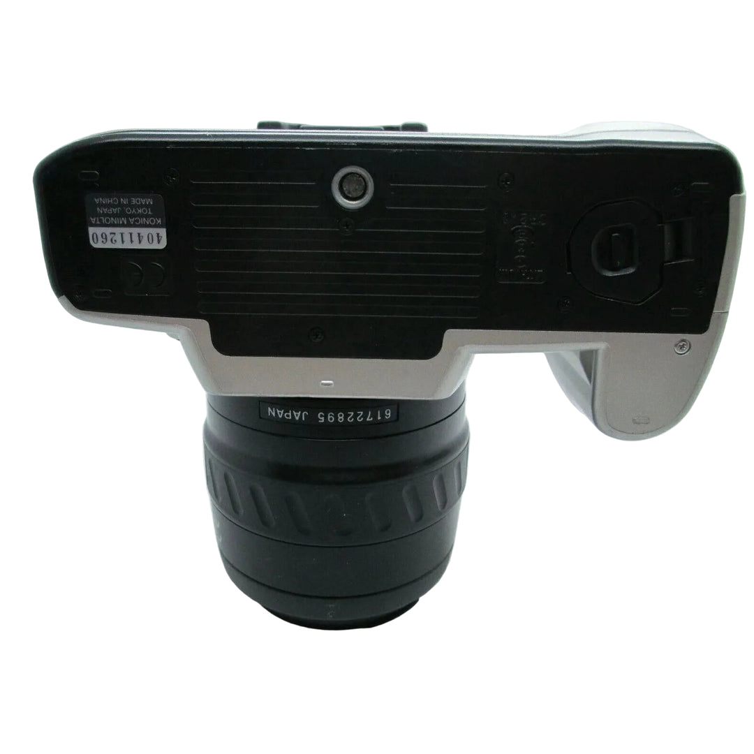 ClubCamera.com Minolta Maxxum 50 base plate serial number and grip detail