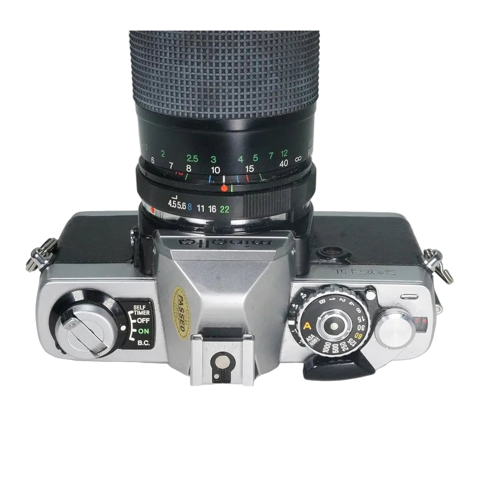 ClubCamera.com close-up of Minolta XG-1 shutter speed dial and exposure compensation settings