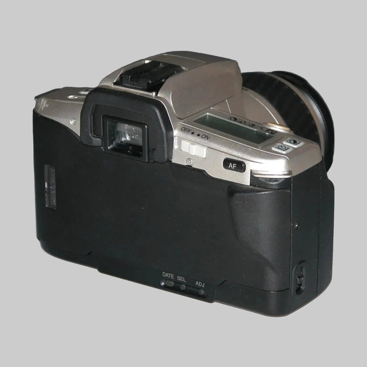 Rear view of Minolta Maxxum 3 SLR film camera viewfinder eyepiece and buttons at ClubCamera.com