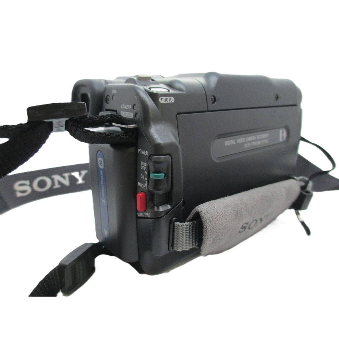 ClubCamera.com black Sony DCR-TRV280 Digital8 Handycam side rear view with matte plastic body and red START/STOP button