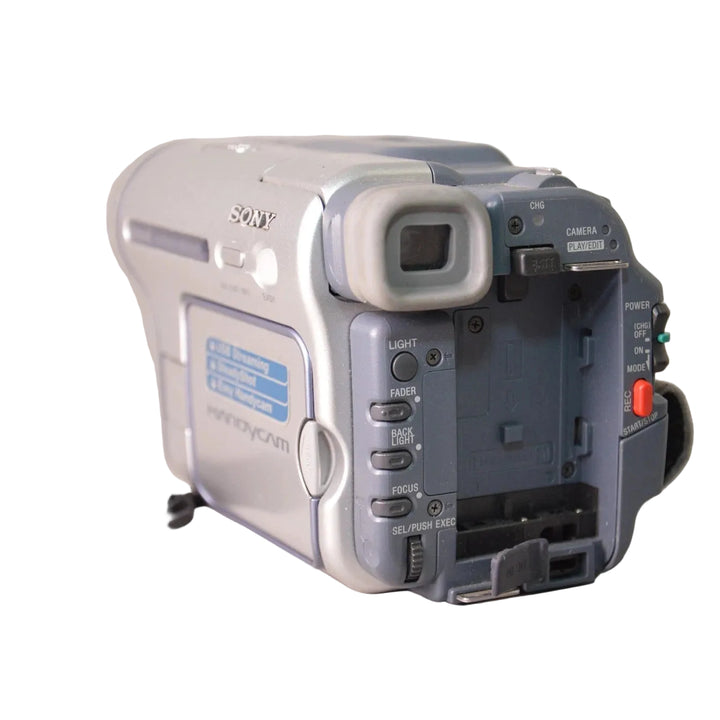 ClubCamera.com rear view of Sony DCR-TRV260 camcorder showing REC button, viewfinder, and USB Streaming sticker